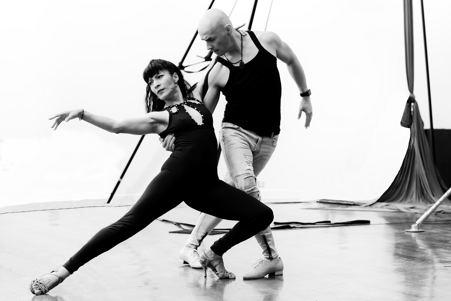 Rodrigo and Wendy dancing, black and white photo