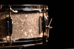 Close up photo of a snare drum on stage
