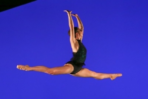 Laura Dearman dancing
