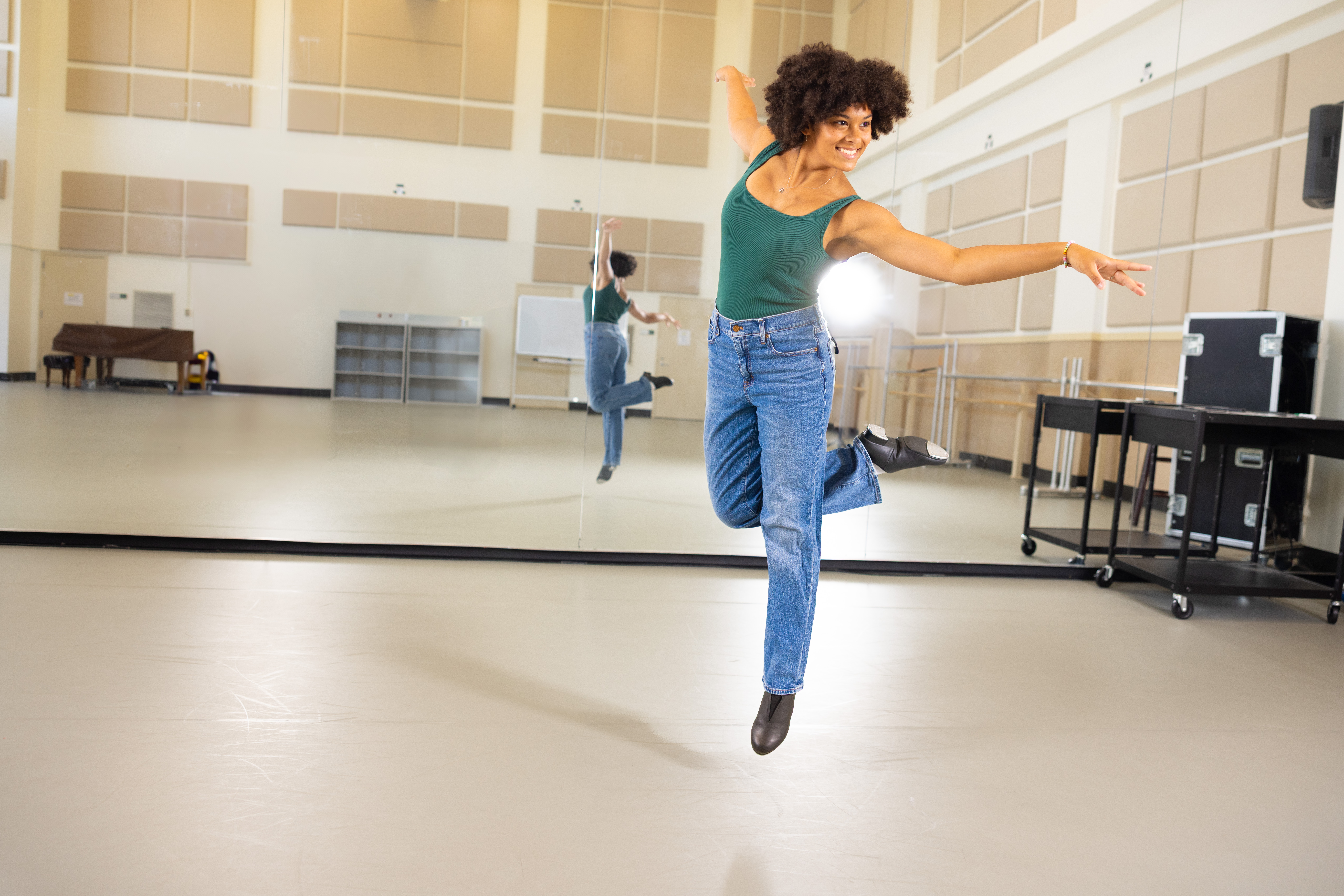 Niya Kerr dancing